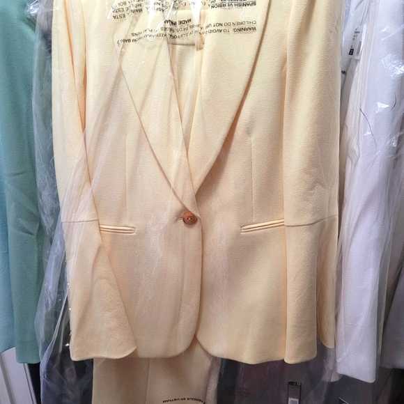 New Butter yellow Tahari ASL pant suit size 2 - Picture 3 of 4
